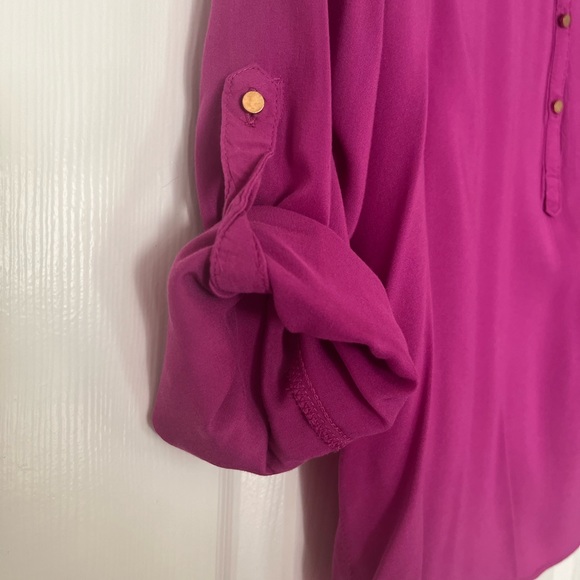 LOVE NOTES Gorgeous magenta color blouse - Picture 5 of 7